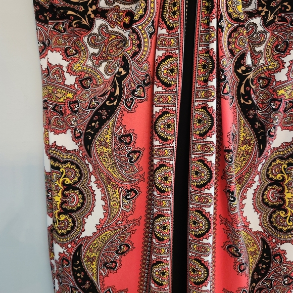 London Times Red and Black Handkerchief Pattern Dress.  Size 4.  BEAUTIFUL PRINT - Picture 2 of 6